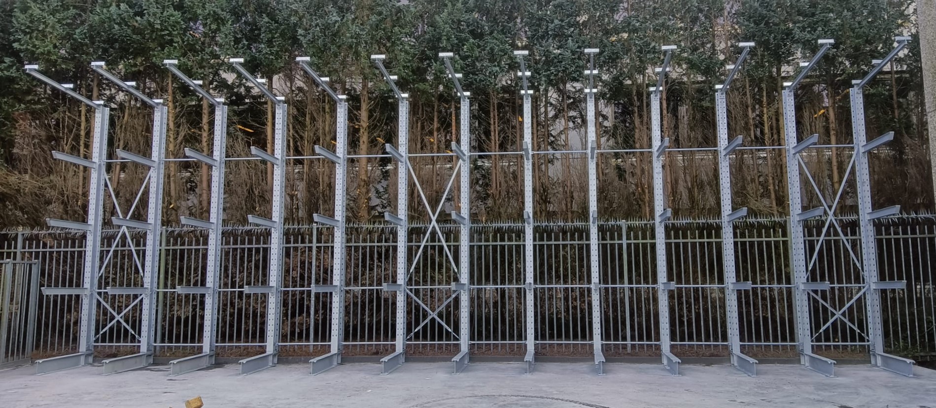 Project Kockengen; Zeer zware draagarmstelling 5 meter hoog met dakarmen.